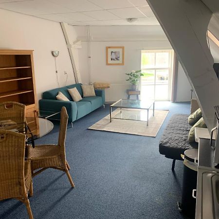 Pakhuis aan de Haven - bakboord Zierikzee Buitenkant foto