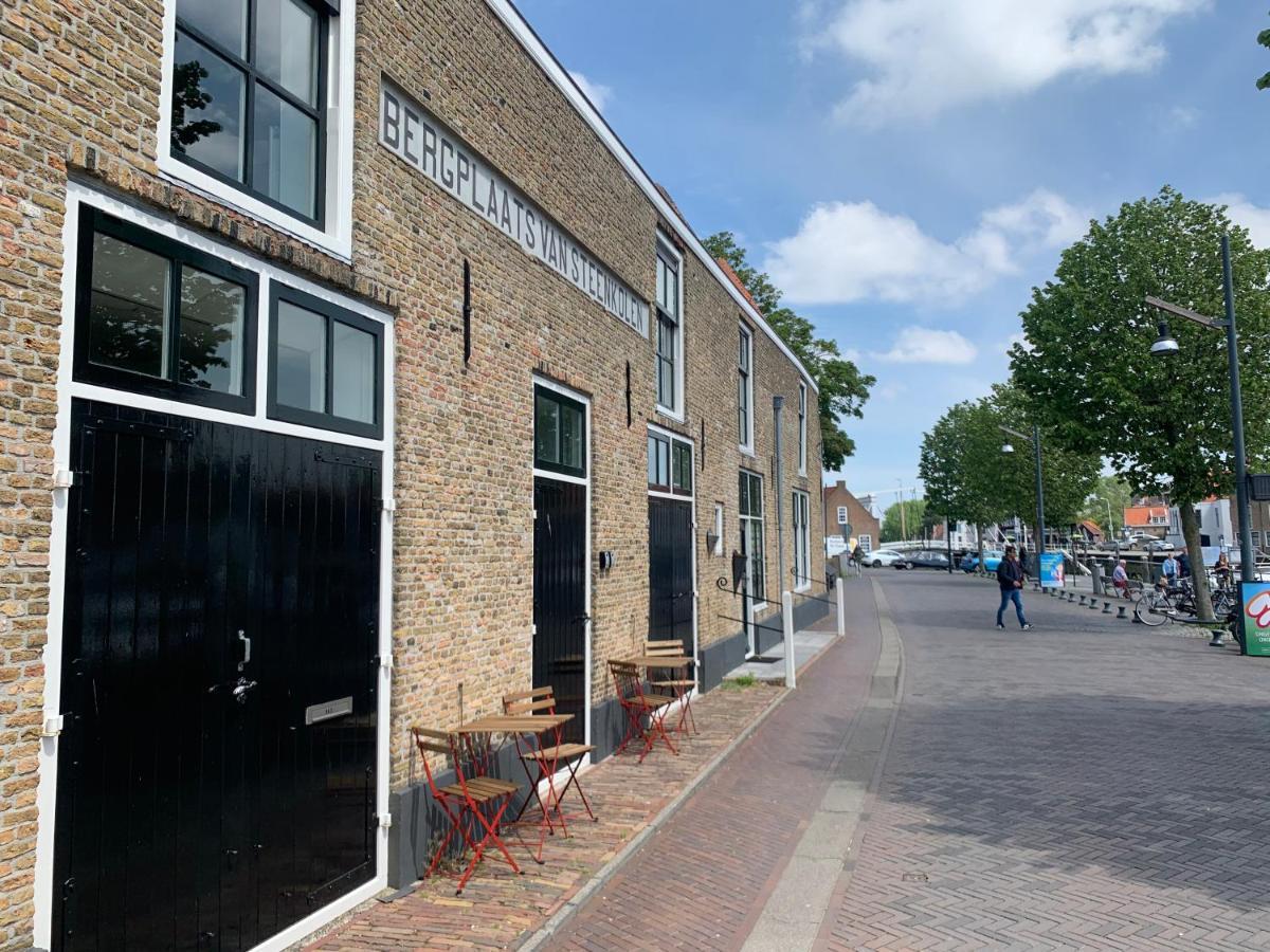 Pakhuis aan de Haven - bakboord Zierikzee Buitenkant foto