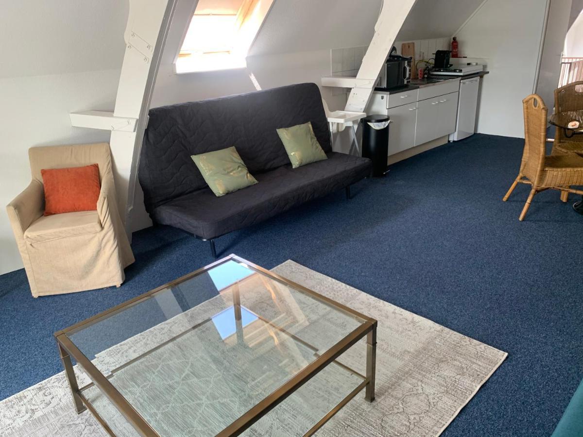 Pakhuis aan de Haven - bakboord Zierikzee Buitenkant foto