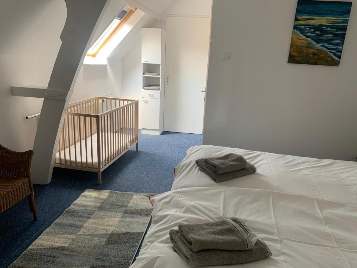 Pakhuis aan de Haven - bakboord Zierikzee Buitenkant foto